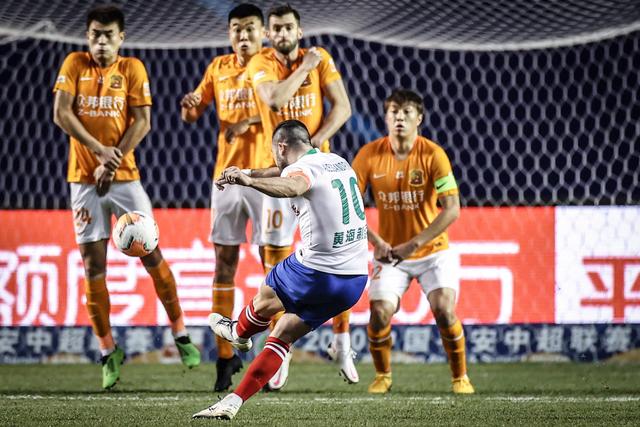 巴特勒26分热火送活塞3连败 篮网力克76人